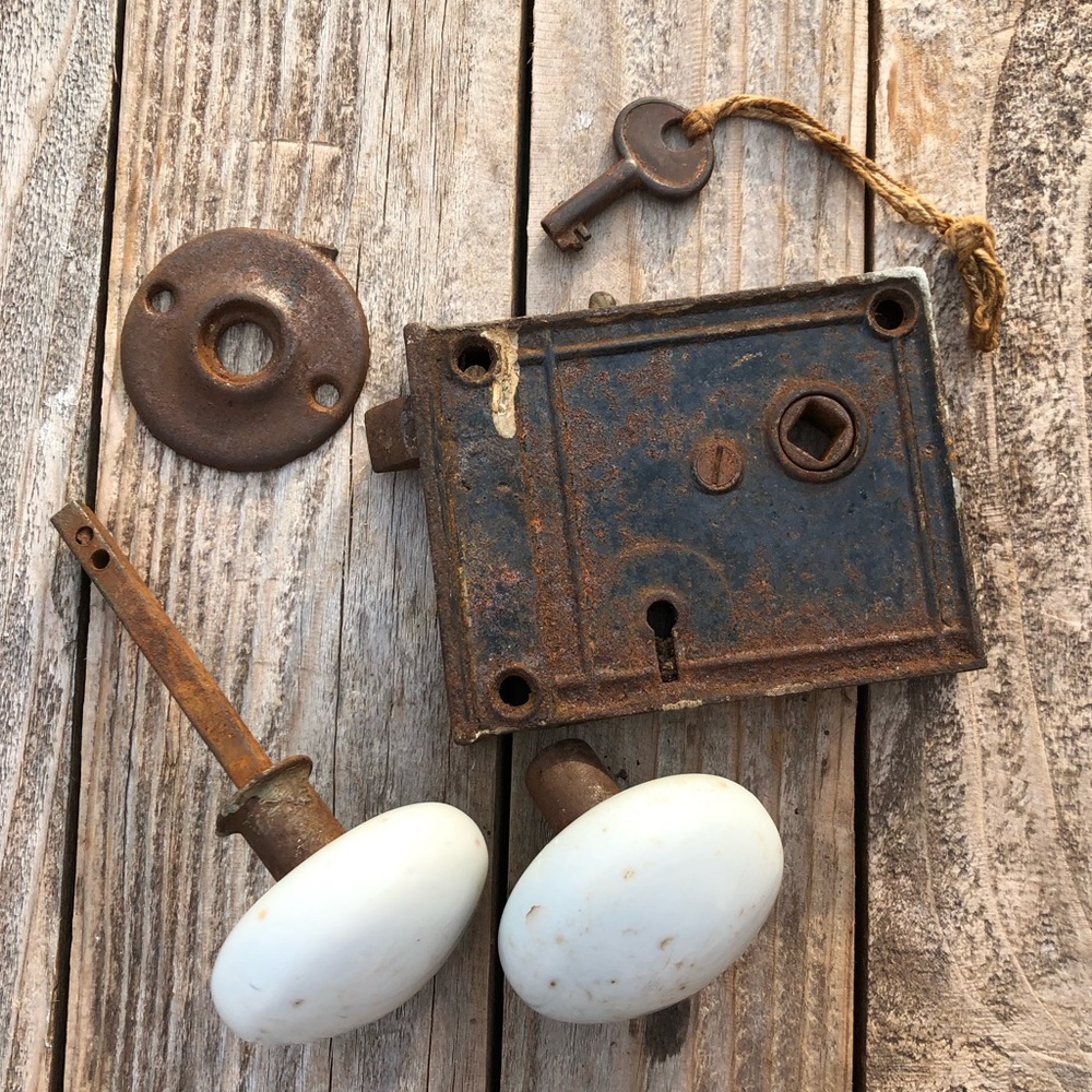 Vintage White Porcelain Door Knob Set with Rustic Lock